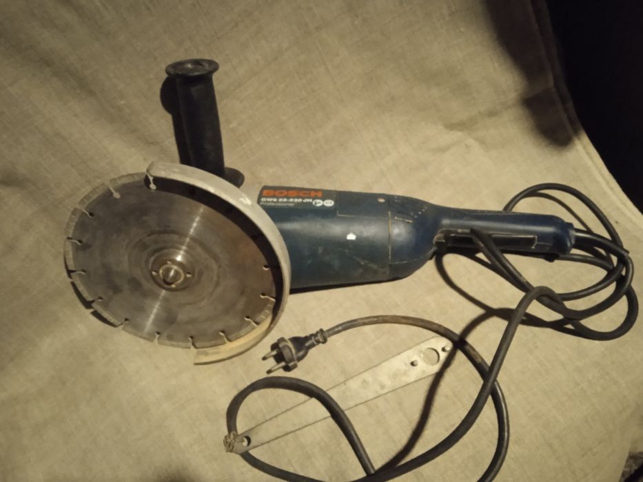 Велика Болгарка ! Bosch !