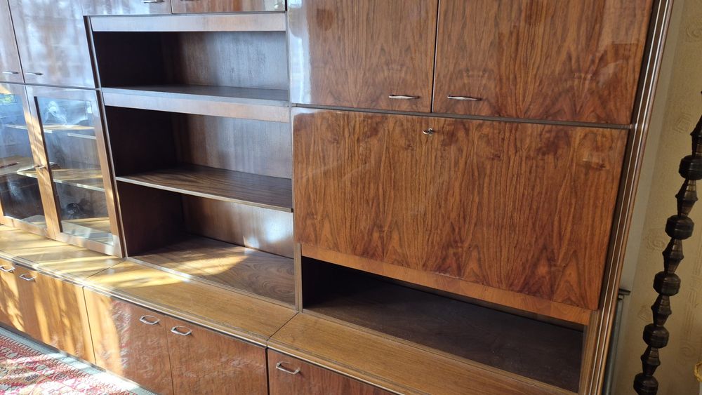 Komplet mebli PRL, wysoki połysk - meblościanka, szafy, fotele