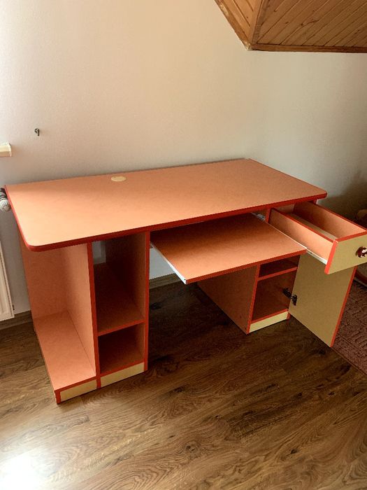 Стіл для комп'ютера