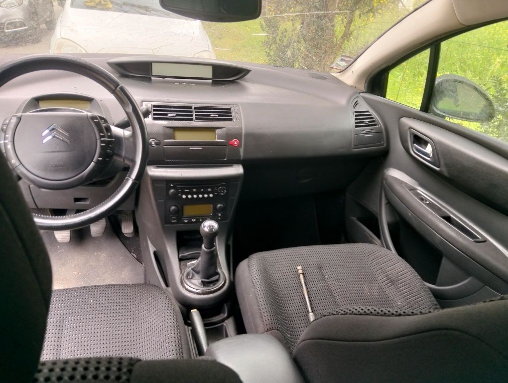 Citroen C4 1.6 HDI avariado