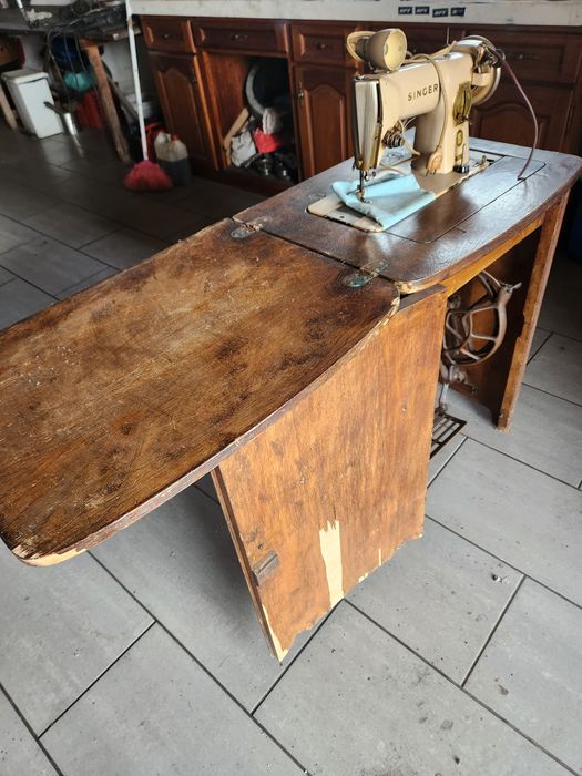 Máquina costura singer eletrica c/ candeeiro