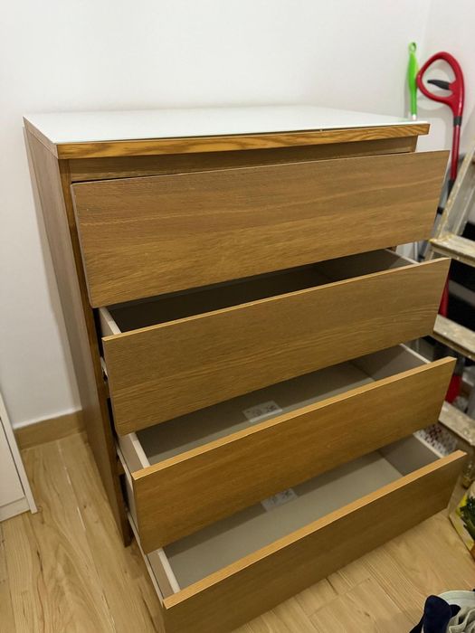 Comoda MALM carvalho + tampo de vidro (Ver fotos, ler descrição)