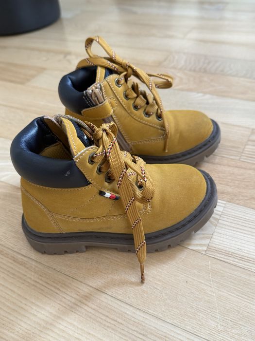 Tommy Hilfiger Buty chłopięce 26 świetny stan!