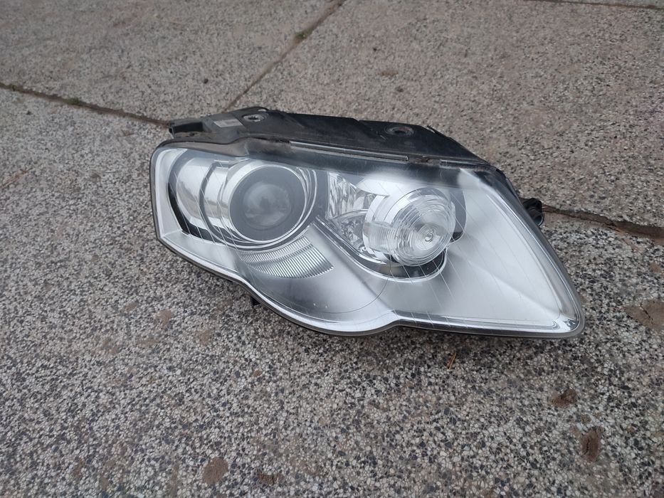 Passat B6 lampa przód przednia prawa Xenon skrętny 3C0.941.752K
