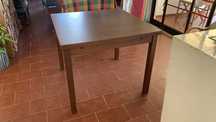 Mesa IKEA com as medidas 90x90 fechada, aberta 1,65x90