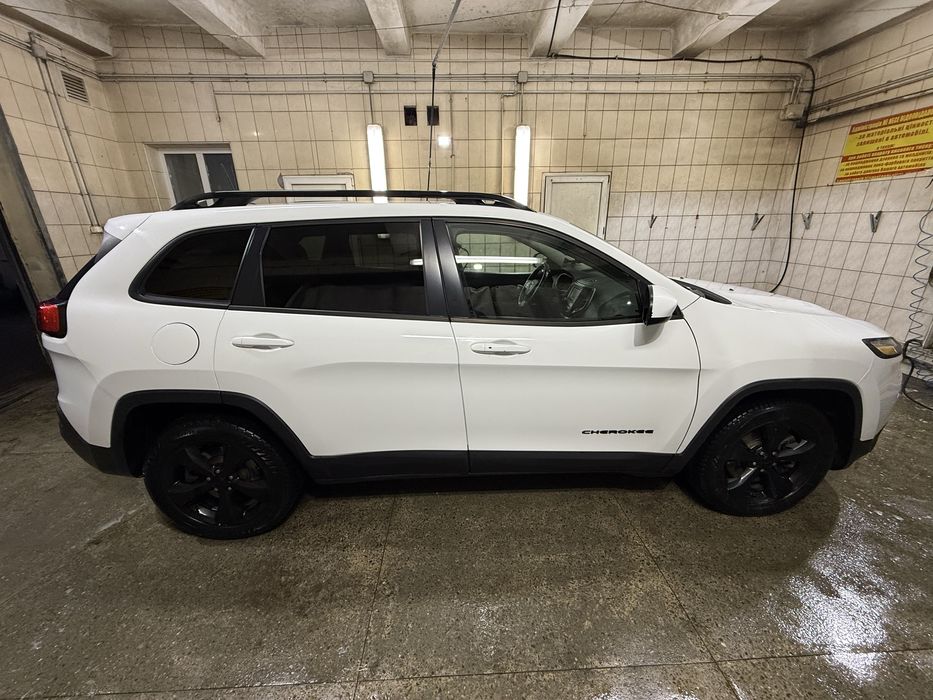 Продаю Jeep Cherokee 2015