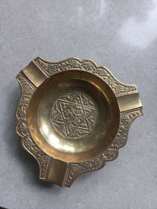 Popielniczka z mosiądzu PRL