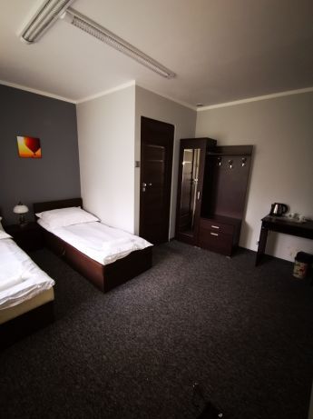 Tanie Noclegi - Będzin - Hostel Karolinka