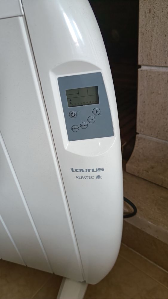 Aquecedor elétrico / Emissor térmico Taurus 900W