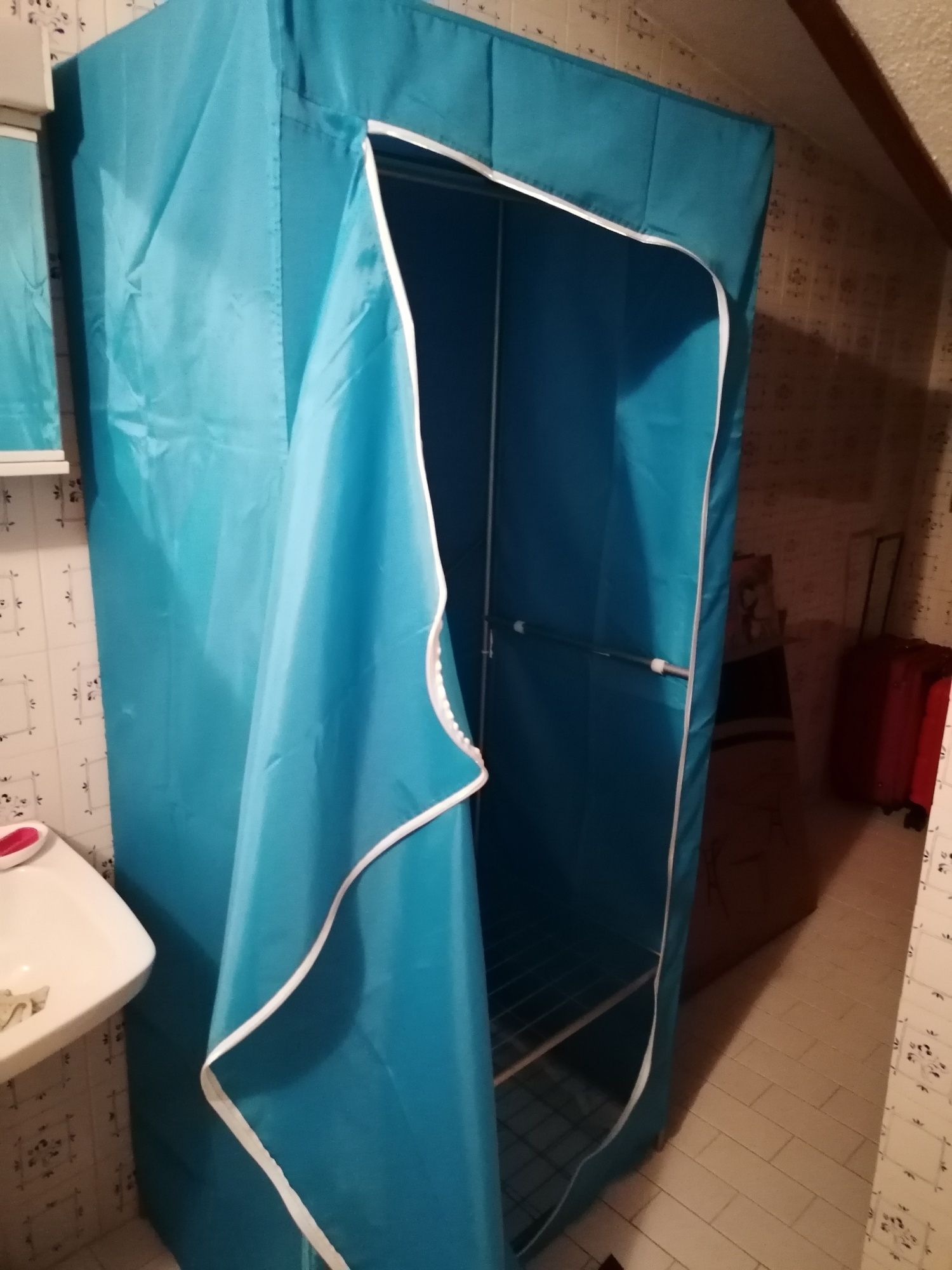 Armário Azul em Lona - Ikea