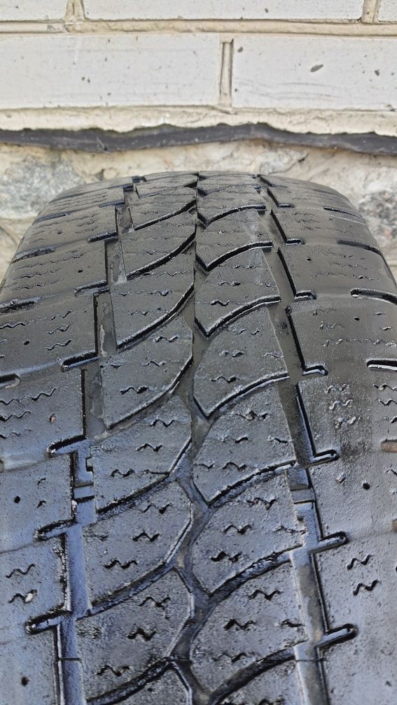 Продам TAURUS 201 WINTER LT 225/65 R16C 1шт