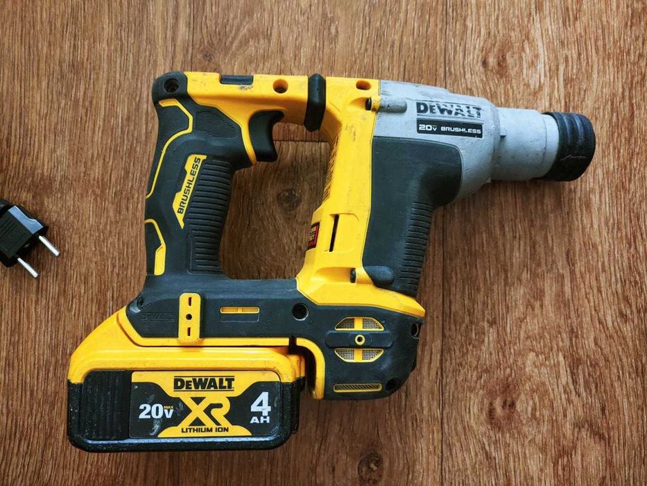 Аккумуляторный перфоратор Dewalt DCH172 20V комплект
