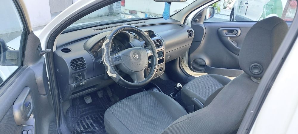 Opel Corsa 2005 comercial