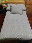 Cama com báu de arrumacão e gavetas
