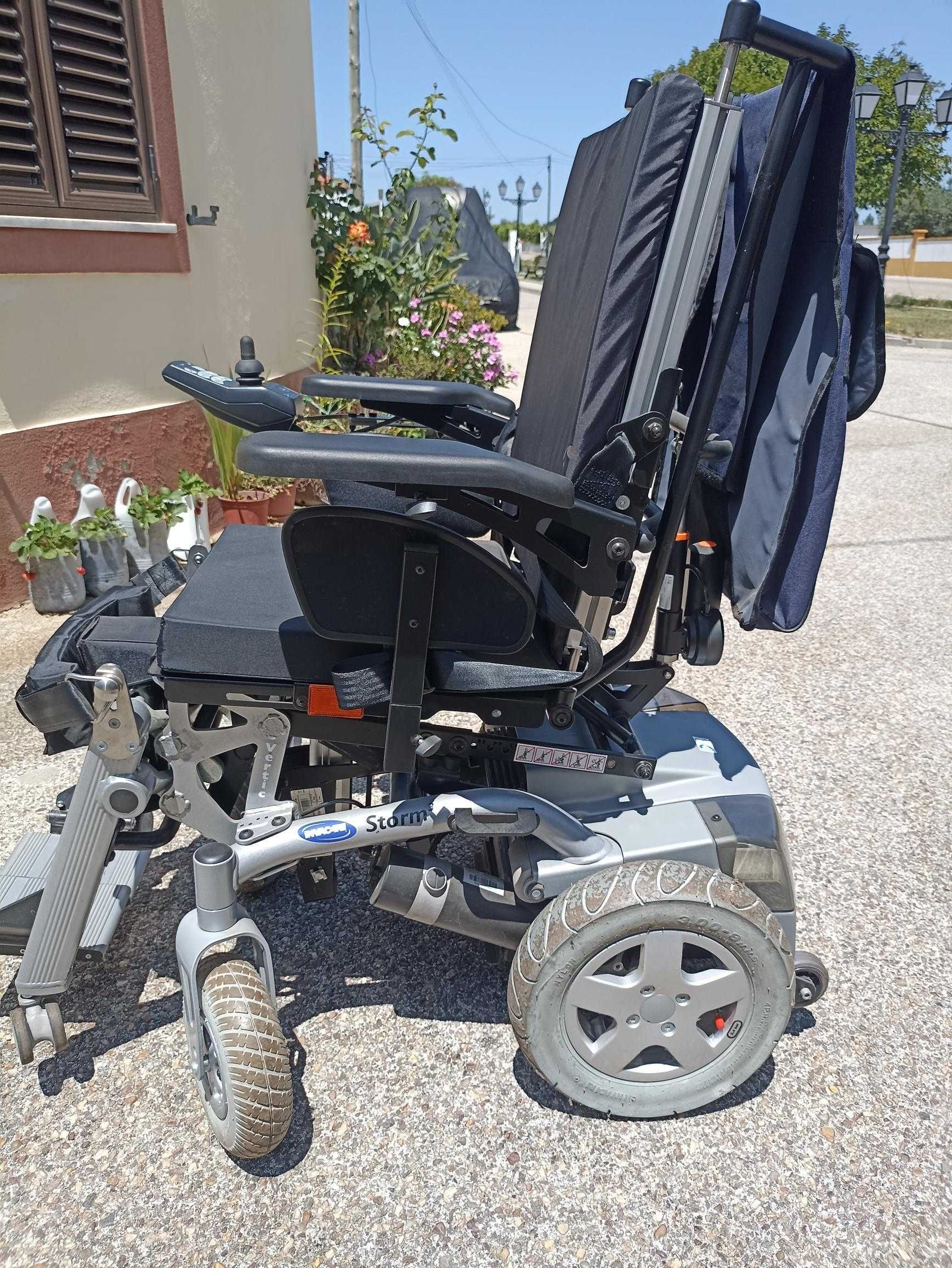 "Oportunidade" cadeira de Rodas elétrica Invacare STORM VERTIC nova.