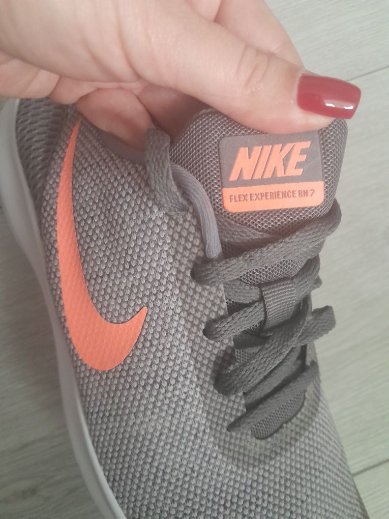 Кросівки Nike Flex Experience Run 7