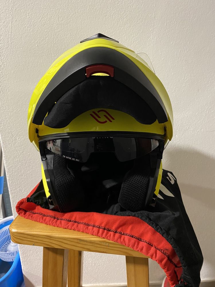 Capacete ajustavel com oculos - Proteção e estilo em 1 só