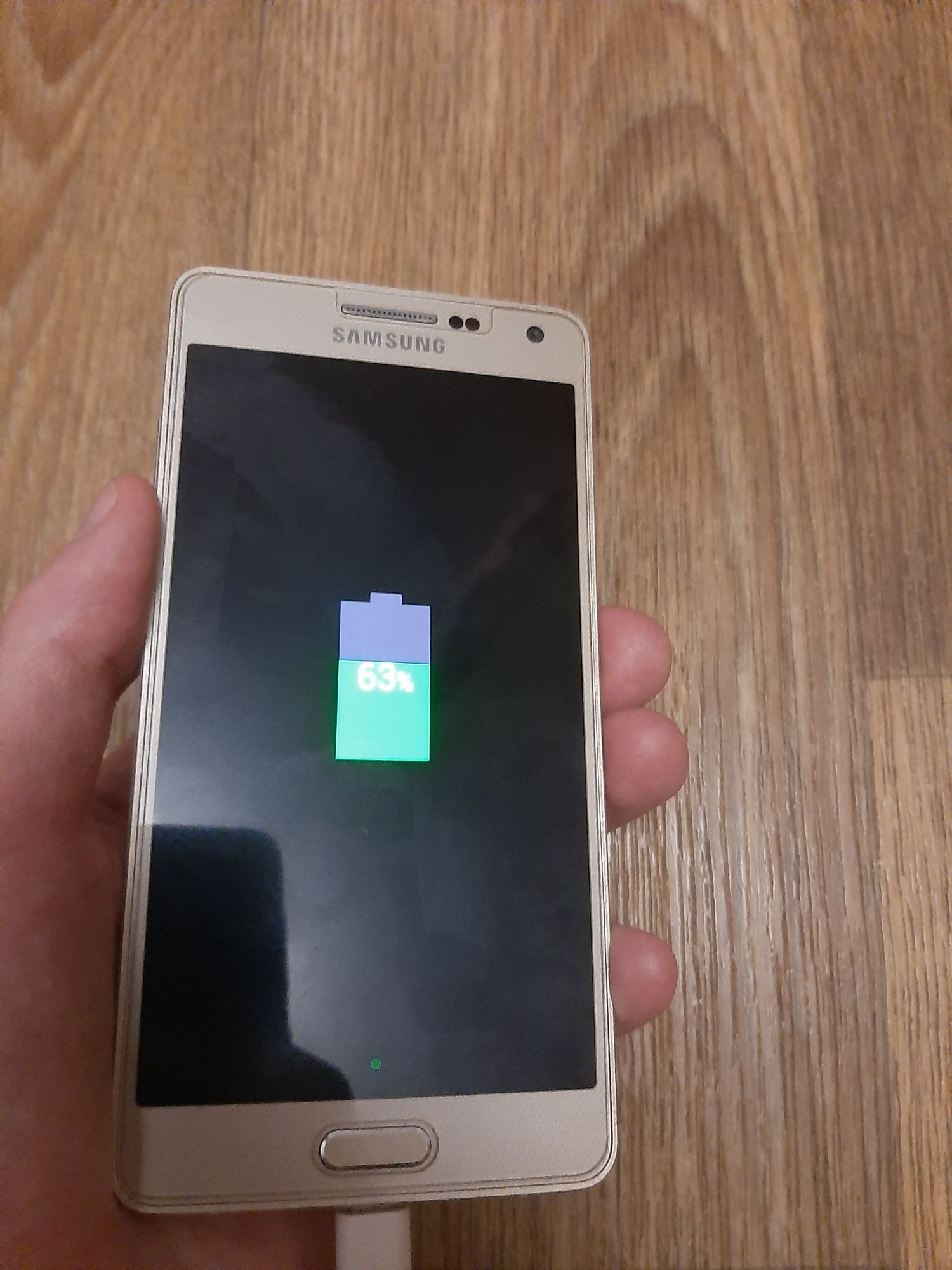 Продам Samsung A500H Galaxy A5 Gold в идеальном состоянии
