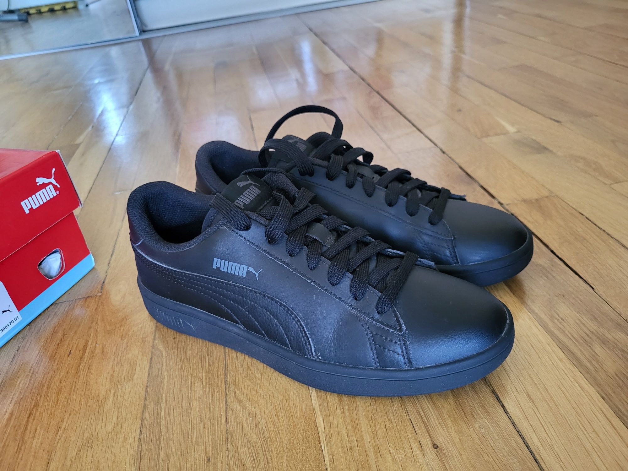 Снікерси кросівки шкіряні Puma Smash v2, 38,5 розмір
