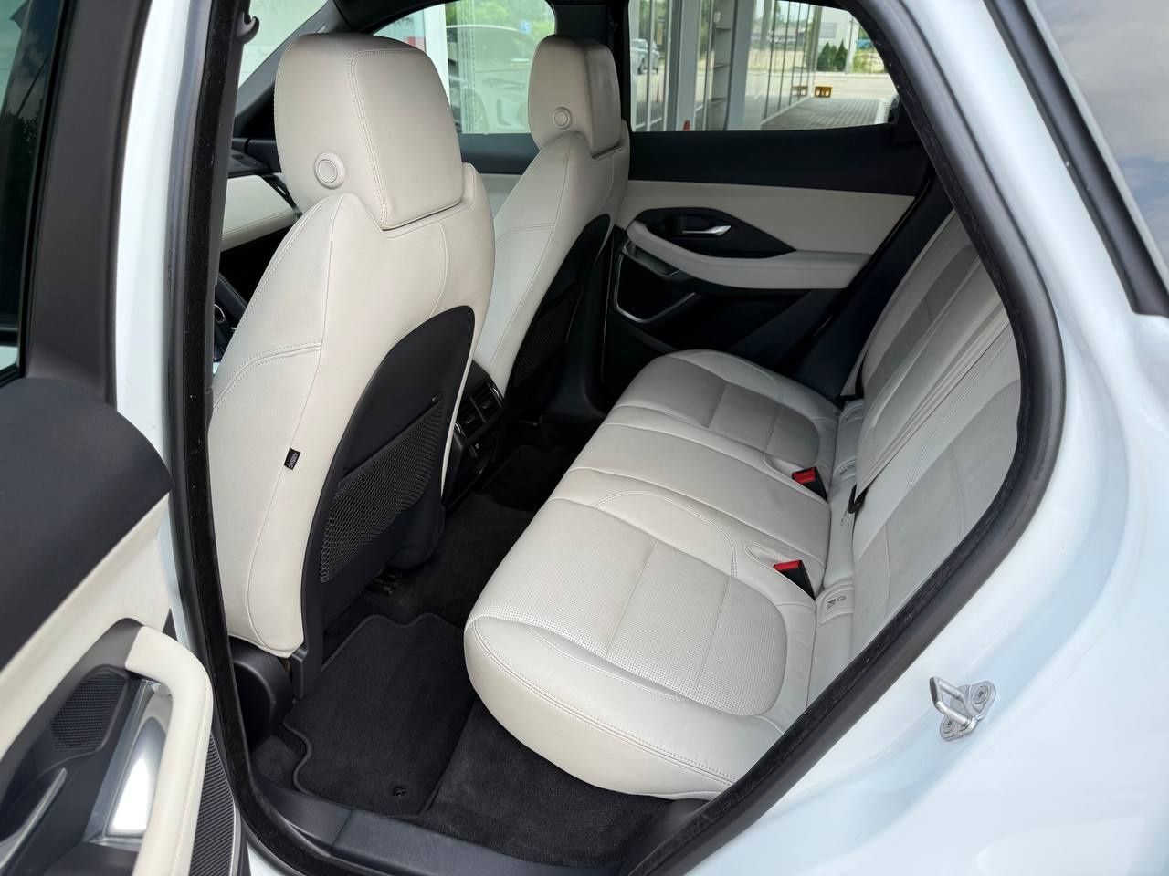 Jaguar E-Pace 2019 року, 2.0 бензин, AWD, автомат, пробіг 38 тис.км.