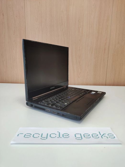 Samsung 4 NP400B4B-A01PT i5 2450M 4GB Ram 500GB HDD Win 10