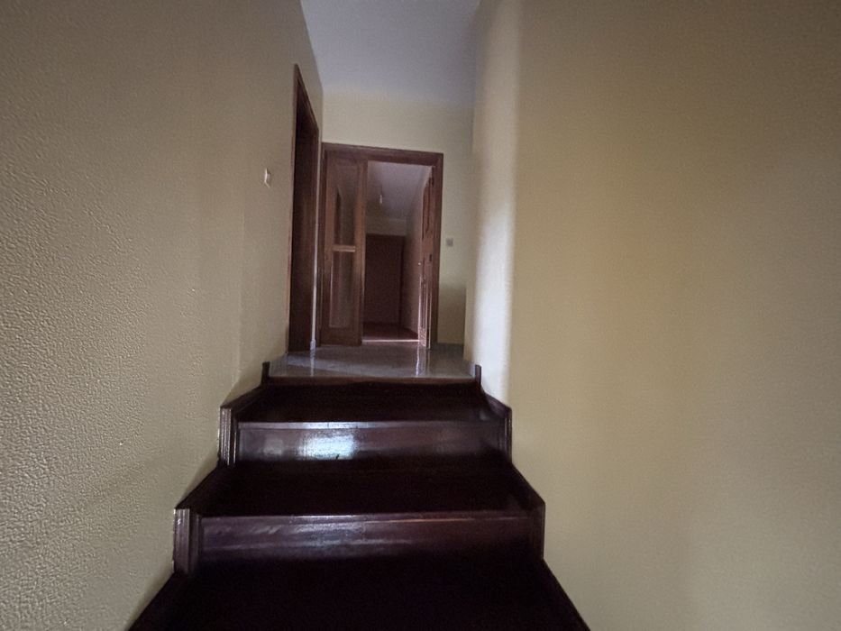 Casa com Restaurante + Vinha à Venda em Bragança – 2 andares, Garagem