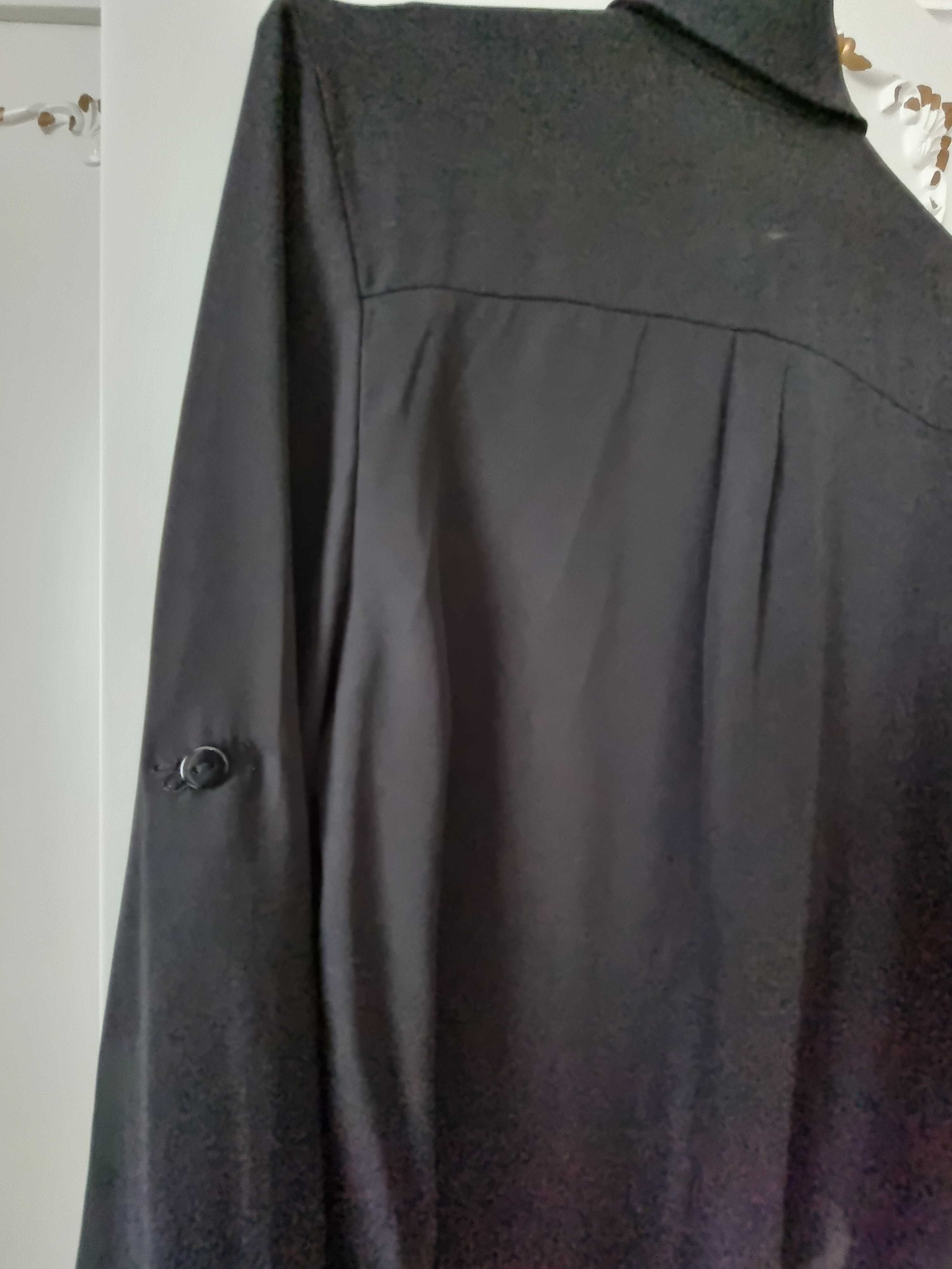 Camisa preta com bordados
