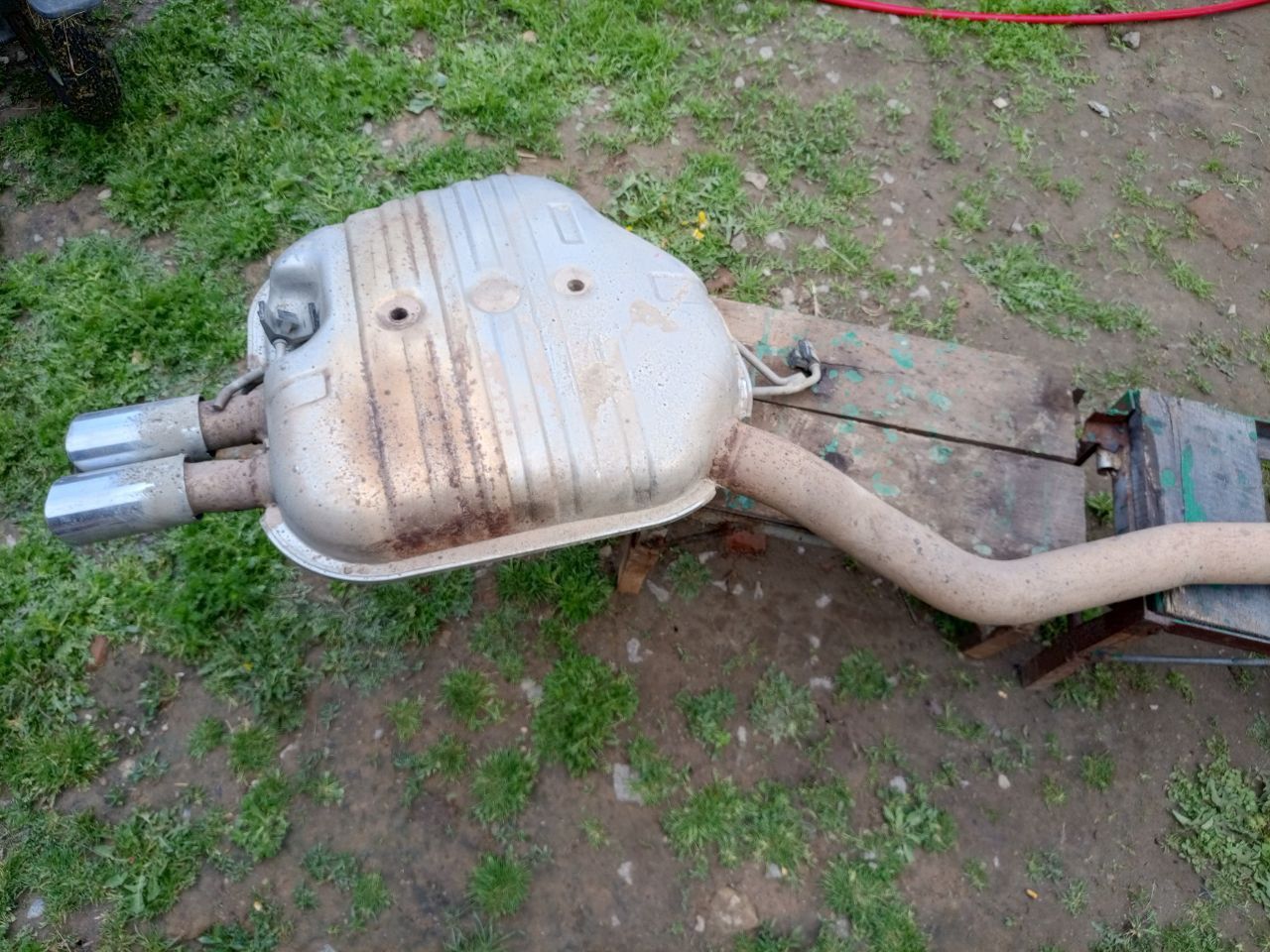Глушитель бмв е60 523і
