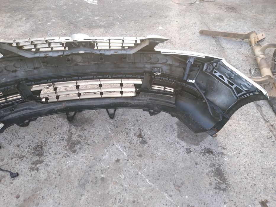 Zderzak przód grill spryski VW Touran caddy III biały