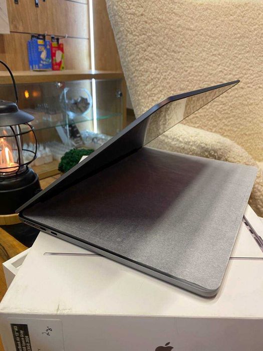 Ноутбук Apple MacBook Air 13,6" M3 16/256GB Space Gray (MC8G4) 2024