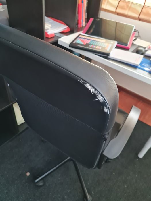 Conjunto de estante,mesa e cadeira