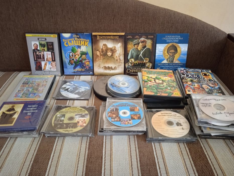 Колекція DVD-дисків/коллекция DVD-дисков/більше 50 штук