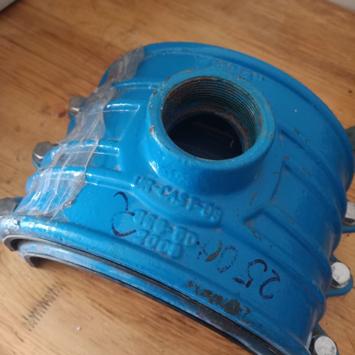 Хомут врезной резьбовой ПВХ, 250х2"