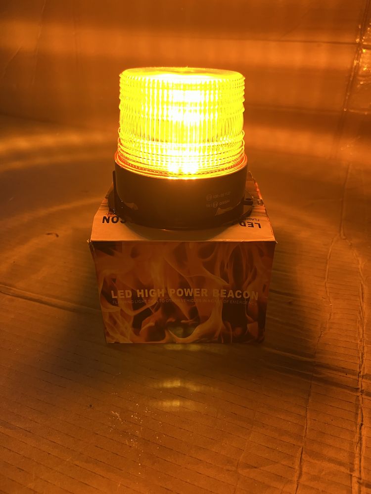 Lampa stroboskopowa LED na magnes