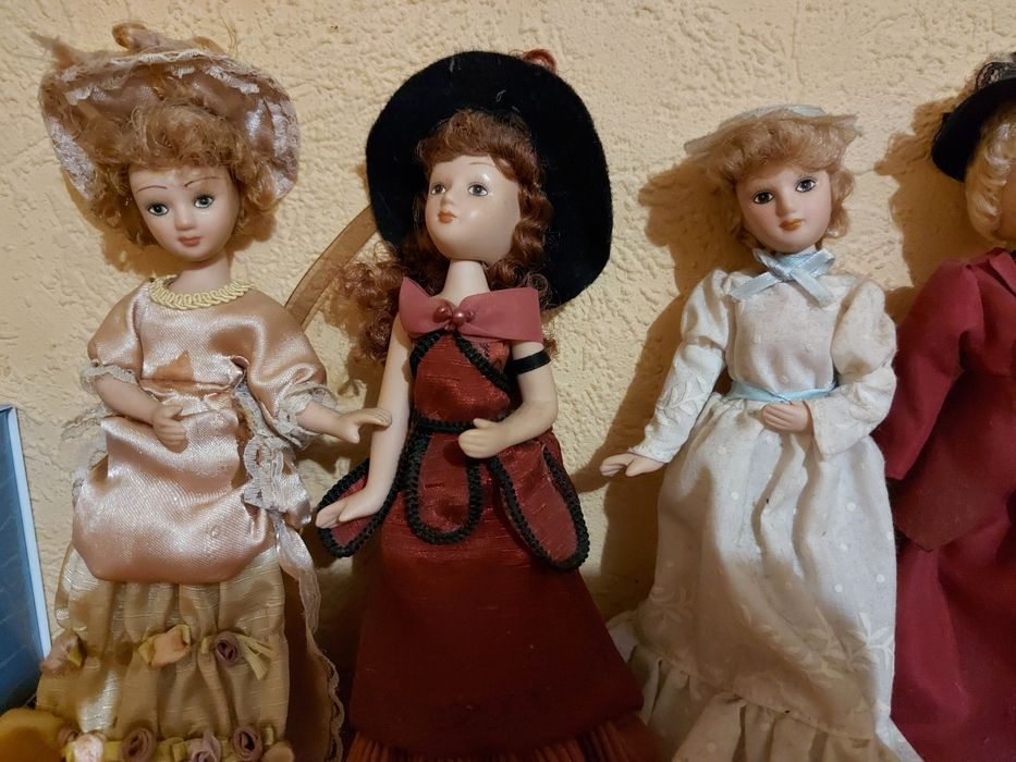 Куклы фарфоровые.Дамы эпох. 10штук.