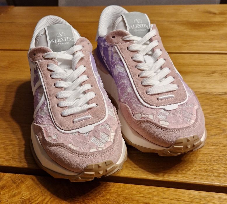Oryginalne sneakersy Valentino Garavani Lacerunner rozmiar 38, piękne.