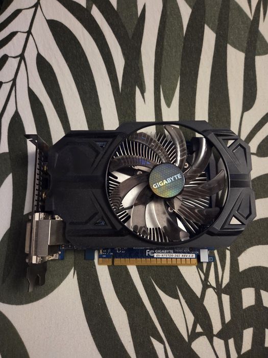 GeForce gtx 750 ti gigabite 2 gb