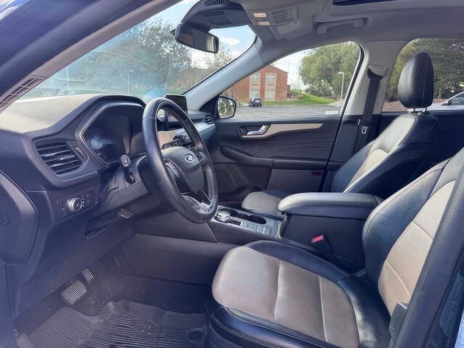 Ford Escape Titanium      2022