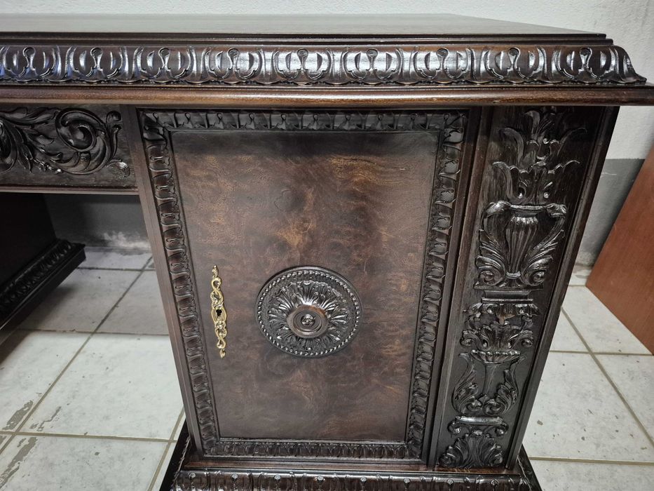 Stylowe biurko na lwich łapach antyk