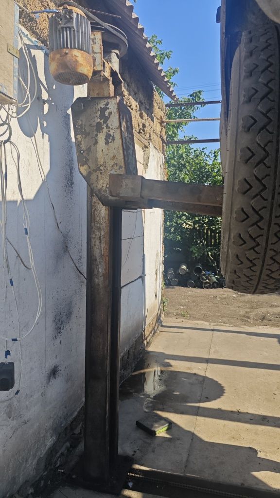 Продам робочий підйомник