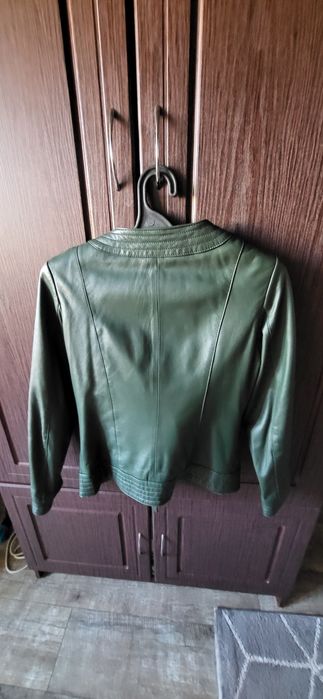 Шкіряна куртка в хорошому стані розмір єврлпейський 34