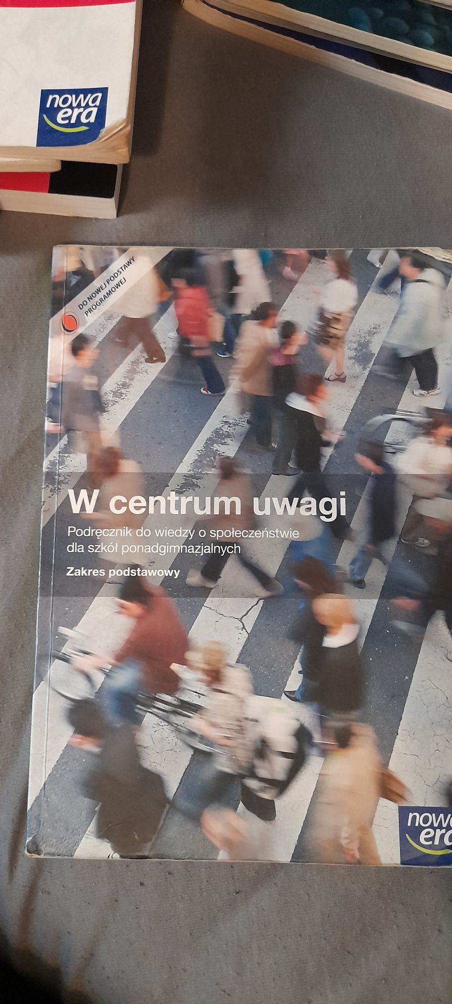 W centrum uwagi,  podr. do wiedzy o społeczeństwie