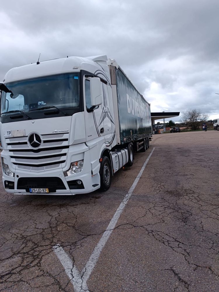 Mercedes-Benz Actros 1845