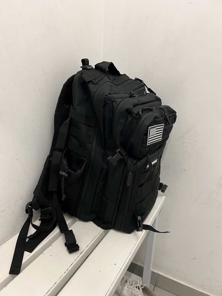 Mochila 45L nova