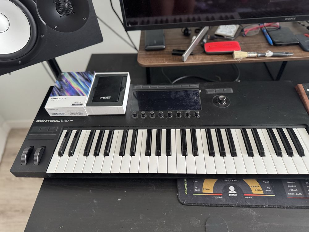 Native Instruments Komplete mk3 S49 komplete Collectors 14 edition