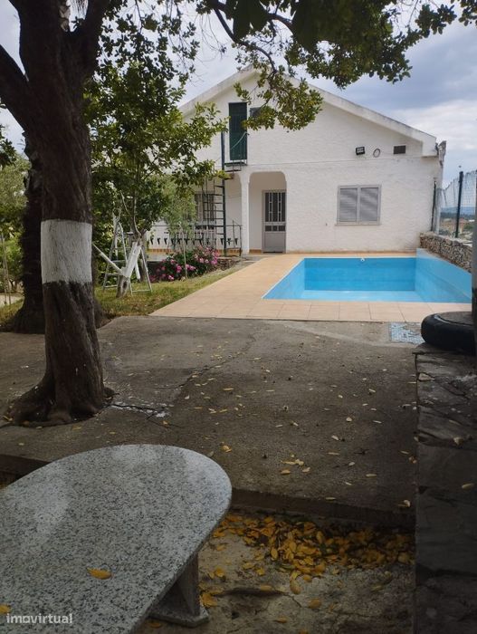 Vende Quinta apróx: 1hect Aguieira Mirandela