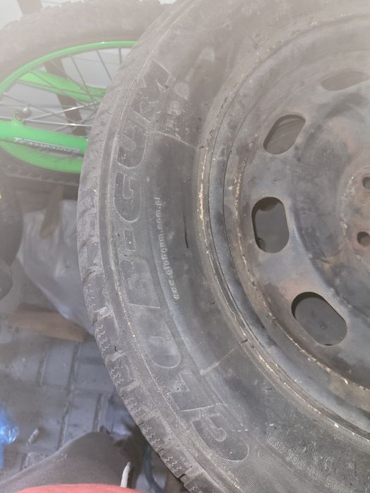 Opony zimowe na felgach stalowych Golf 4, bieżnikowane