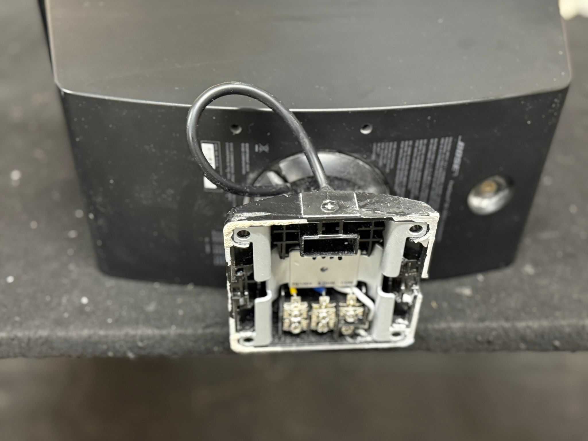 Zestaw Bose FreeSpace DXA2120+ 2x DS100SE