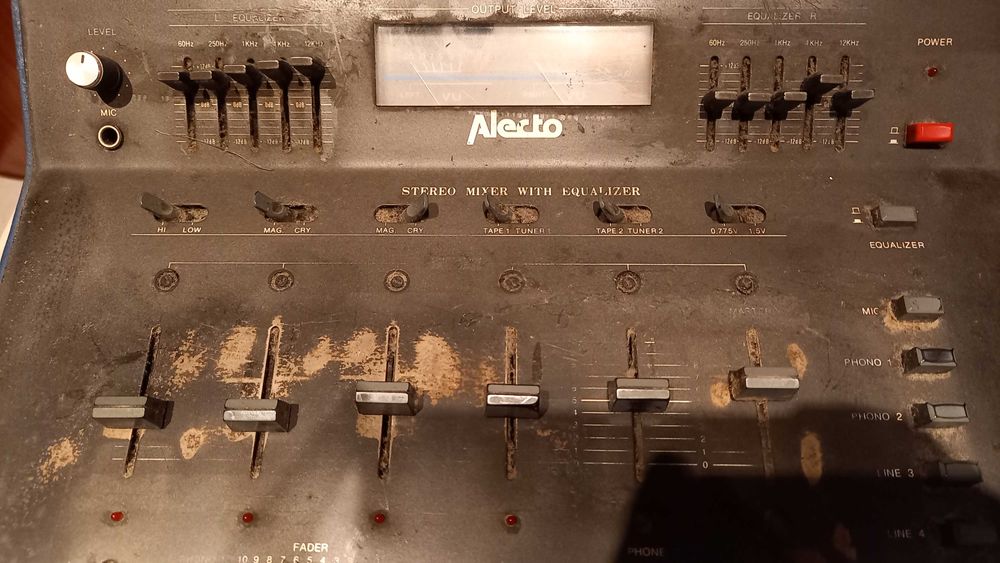 Mesa de mistura stereo ALECTO