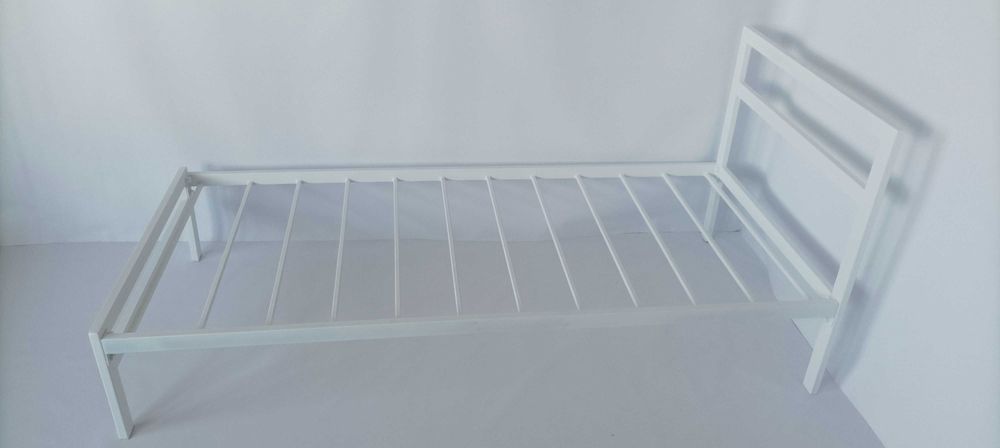 Ліжко в стилі лофт білий колір металеве з міцне . Кровать белая .Loft